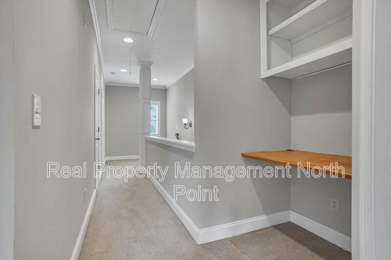 Decatur House: 3026 Eltham Pl