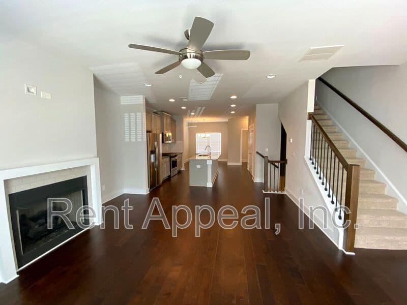 Doraville House: 3779 Oxford Circle