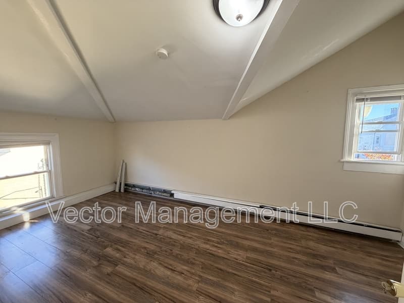 Bridgeport Condo: 543 Arctic Street - 2 right