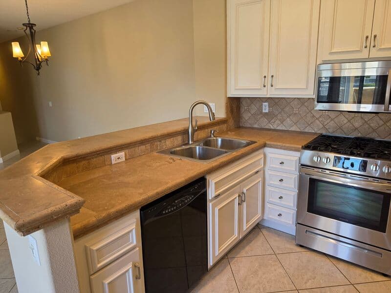 Lake Forest House: 28436 Yosemite Drive