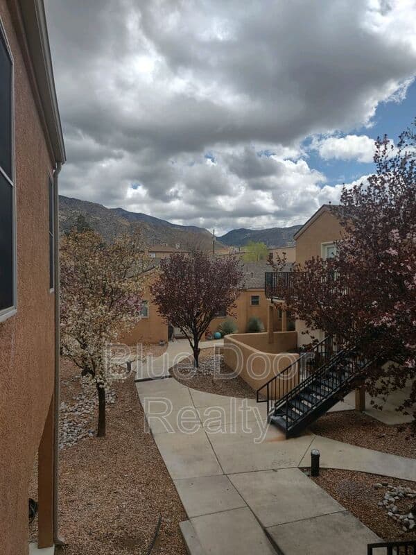 Albuquerque Condo: 2401 Chelwood Park NE