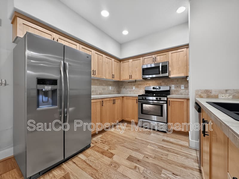 Beaverton House: 431 Southwest 204th Ter