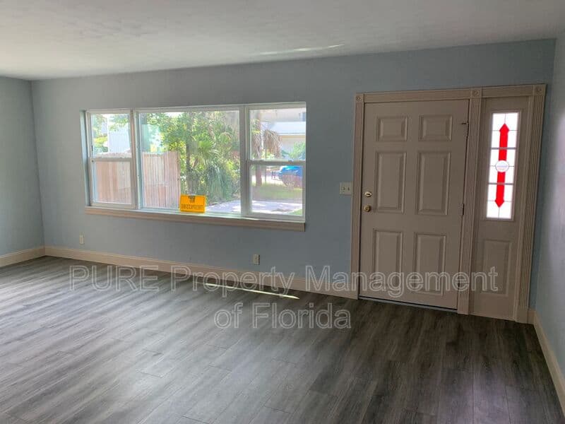 Silver Springs House: 5575 NE 30 St