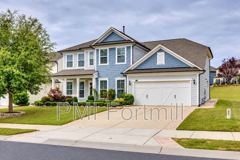 Fort Mill House: 1080 Crescent Moon Dr