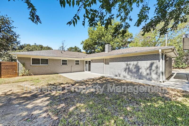 Fort Worth House: 5605 Wimbleton Way
