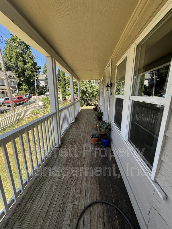 Grass Valley House: 410 W. Main St