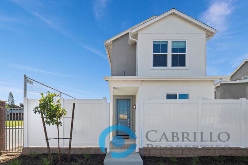 San Diego Apartment: 1695 Saturn Blvd