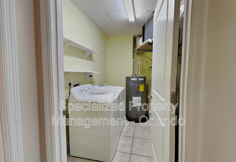 Orlando House: 100 S Eola Dr