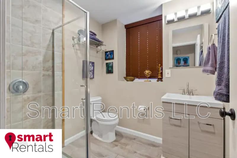 St. Louis Condo: 3640 Shaw Blvd - BW