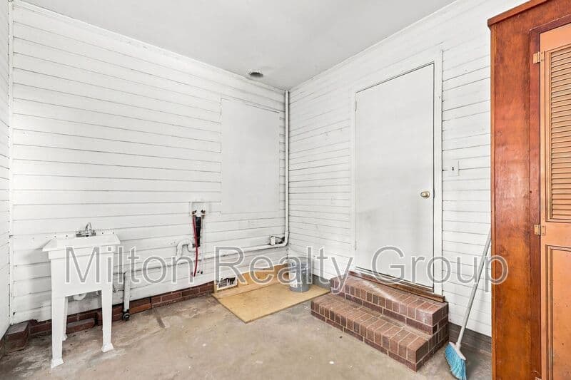 Dunn House: 1305 Erwin Rd.