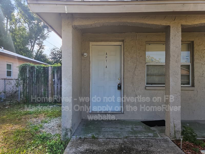 Tampa Condo: 1207 E 108th Ave