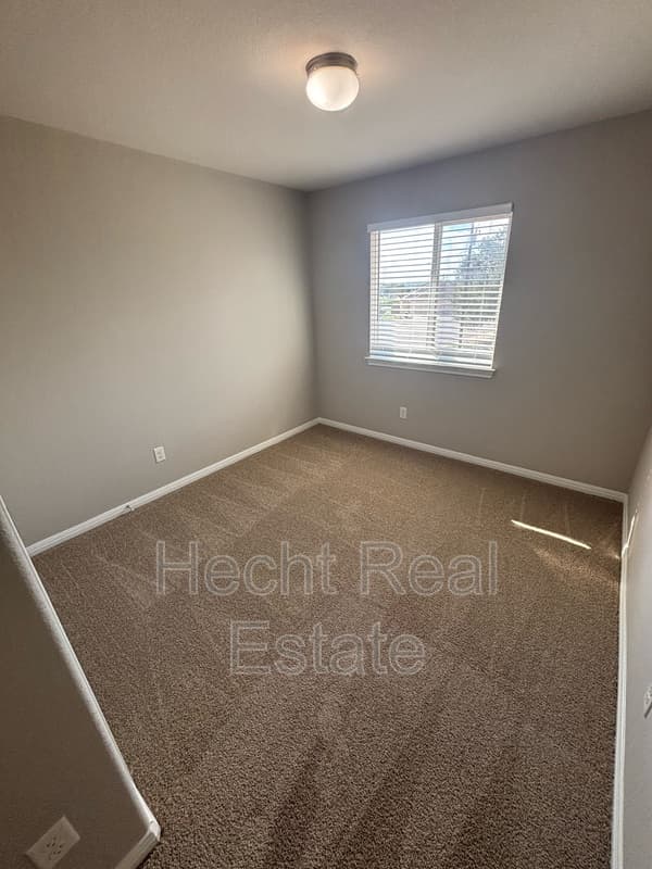 Liberty Hill Condo: 354 Carl Shipp - B