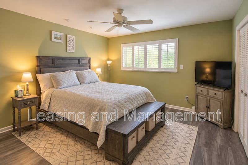 Charleston Townhome: 5 Townpark Lane