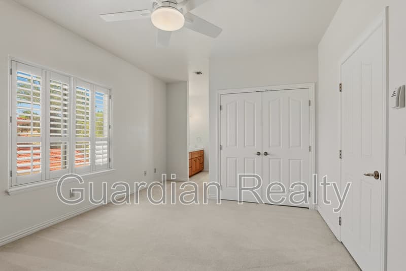 Henderson House: 1888 Woodhaven Dr