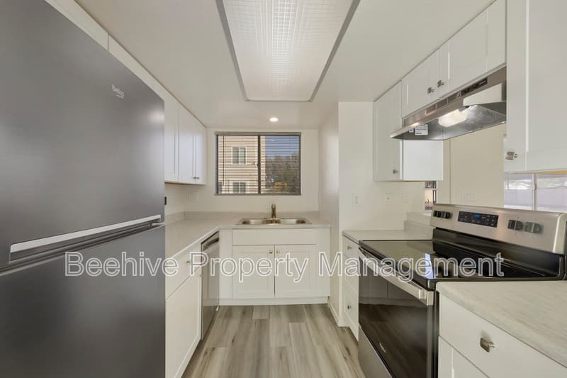 Phoenix House: 2732 E Culver St