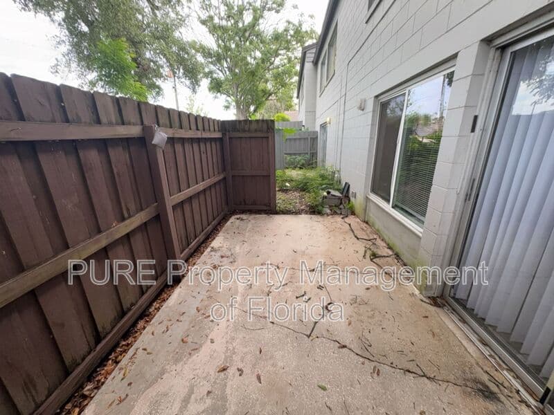 Ocala House: 627 NE 28th Avenue
