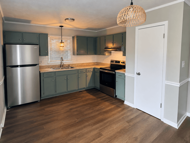 Fayetteville House: 610 Woodburn Drive