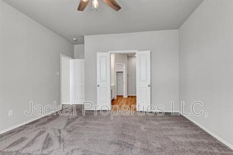Van Alstyne House: 1217 Benwick Drive