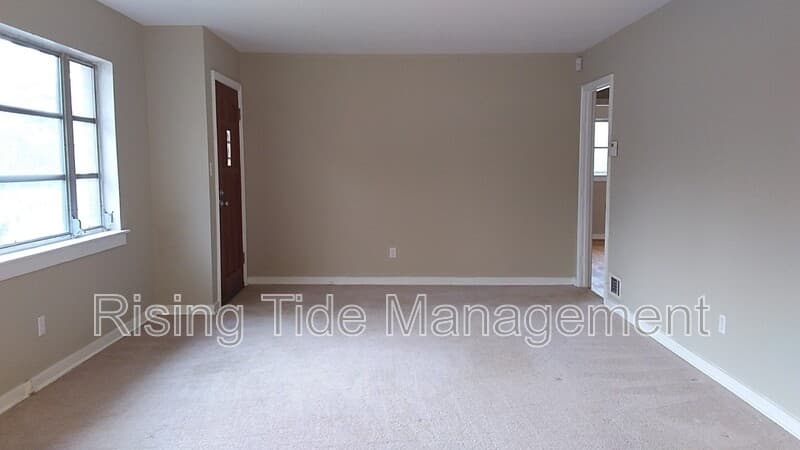 Birmingham House: 1136 Dogwood Ln