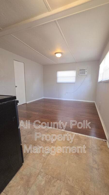 Lakeland Condo: 2735 W 10th St.