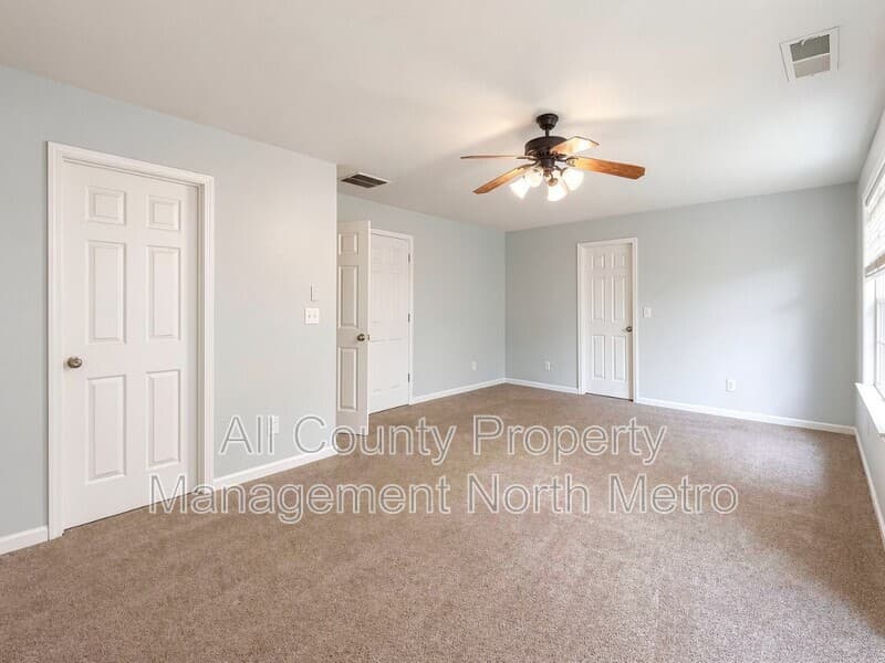 Cumming House: 2195 Highland Gate Drive