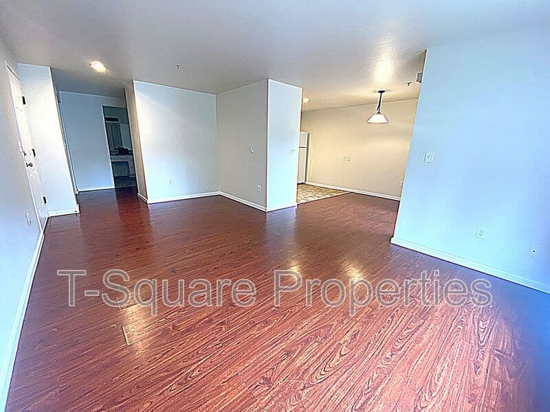 Seattle House: 7041 S 116th PL