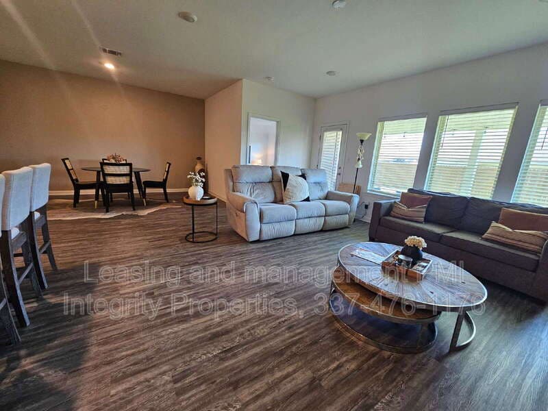 Zachary House: 727 LAMBOT AVE