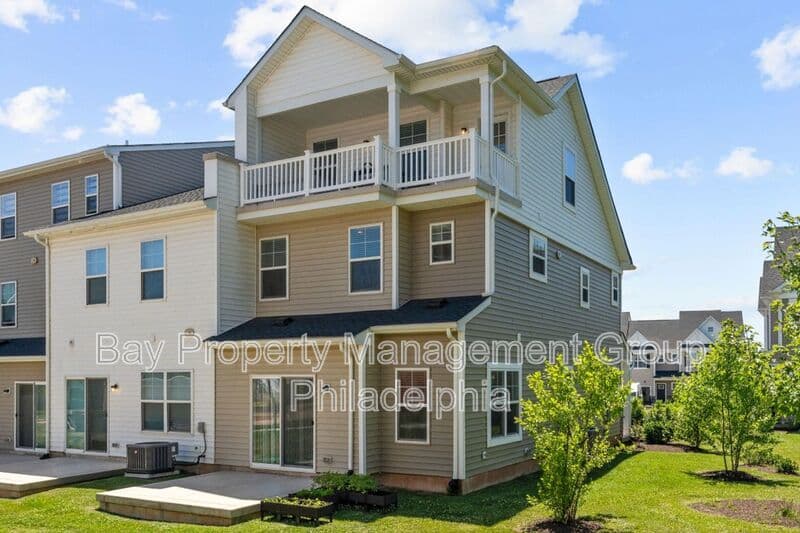 Norristown House: 230 Honey Ln