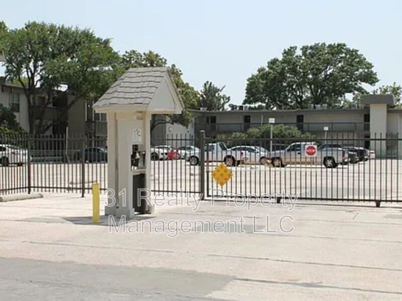 Dallas Condo: 4859 Cedar Springs Road