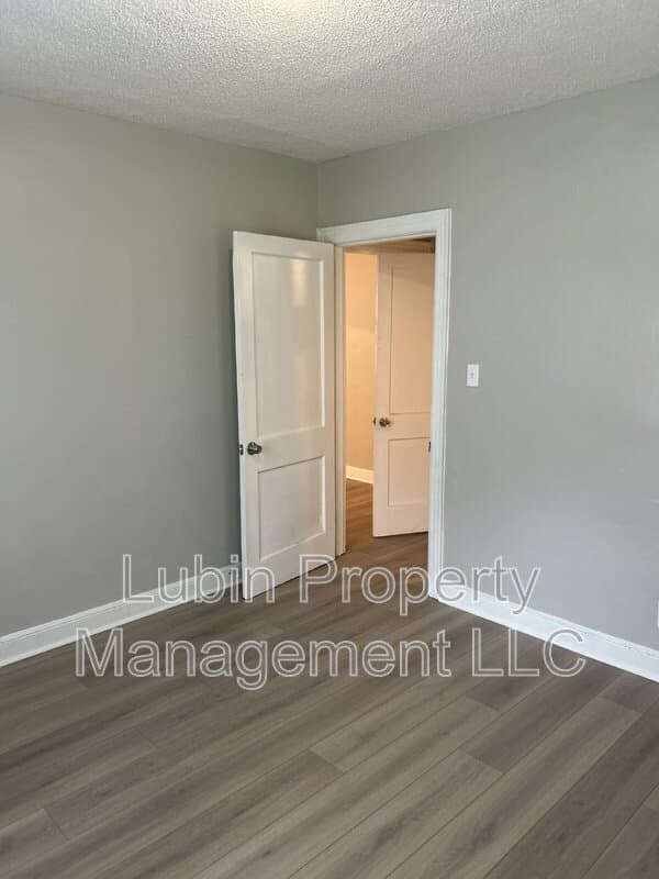 Memphis Condo: 2406 Forest Ave