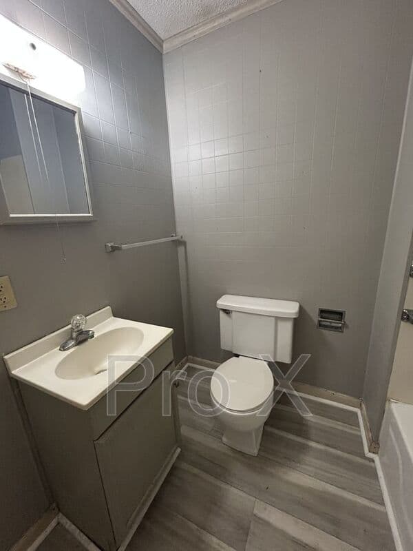 Girard House: 825 S Cherokee