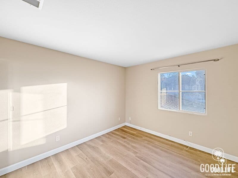 Oceanside House: 1124 Brighton Dr