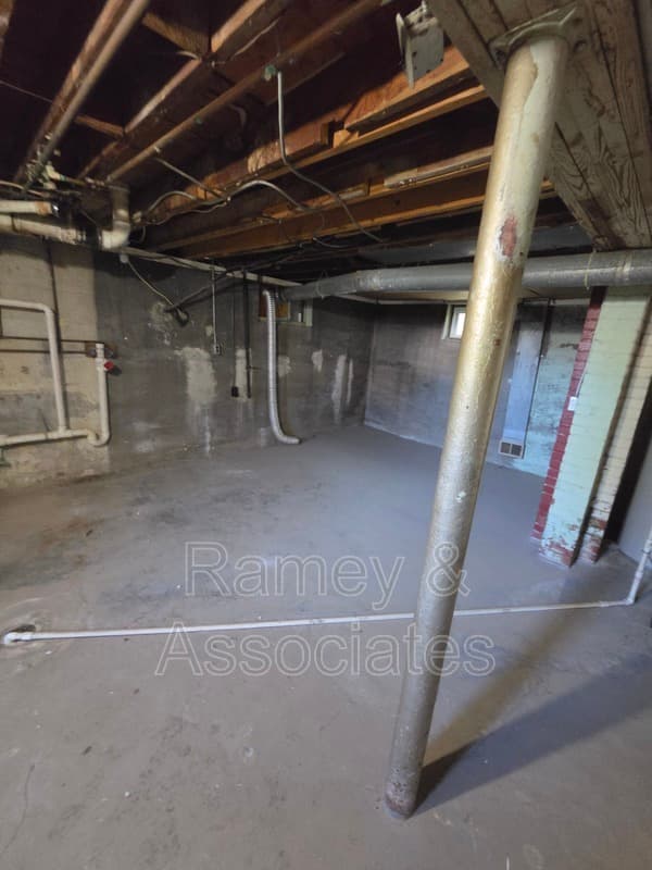 Louisville House: 1091 Bicknell Ave