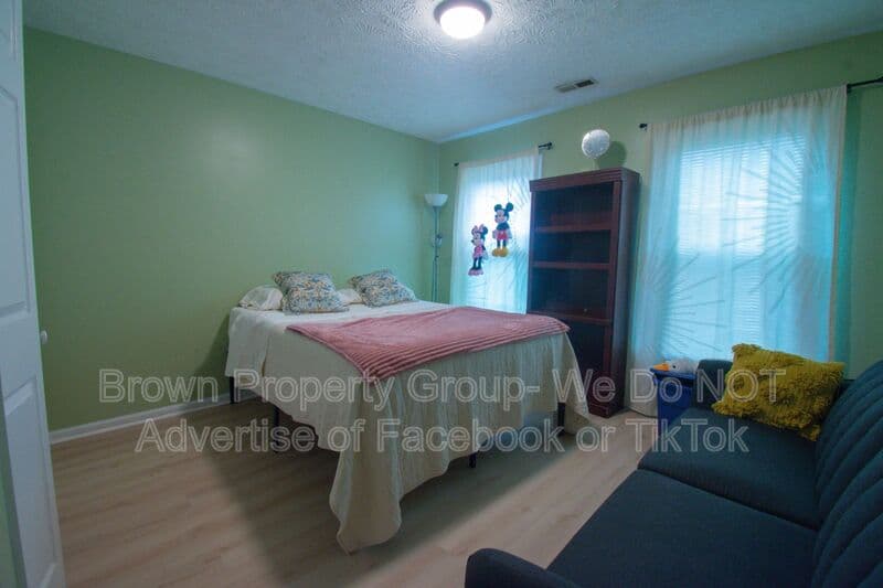 Spring Lake House: 111 Kristin Ave