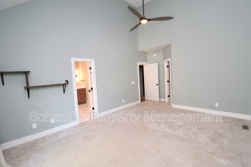 Cary House: 106 Kensbury Cir