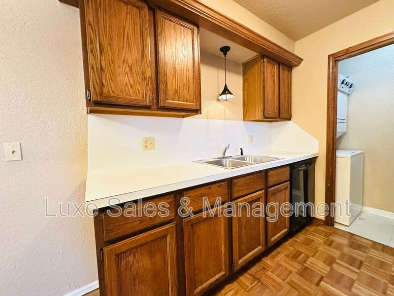 Oklahoma City Condo: 3200 W Britton Road