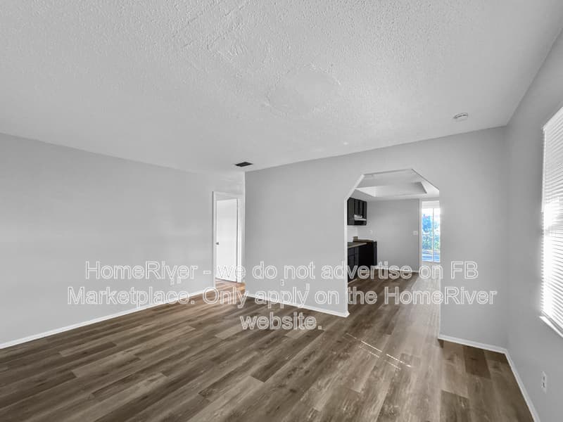Bradenton House: 903 63rd Ave W