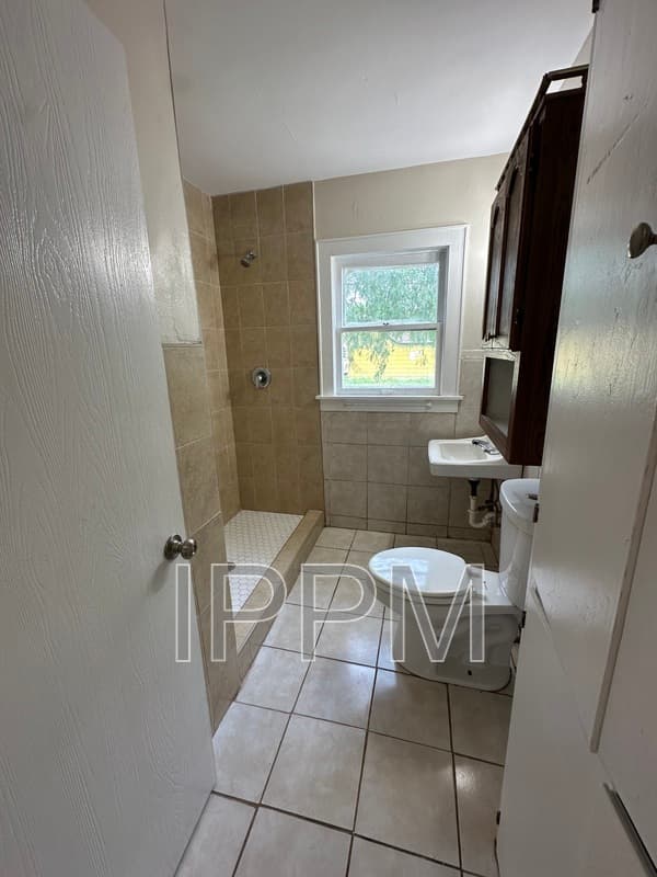 Harlingen House: 501 W Pierce Ave