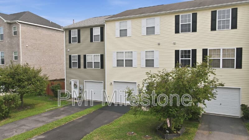 Martinsburg Townhome: 75 Foal Lane