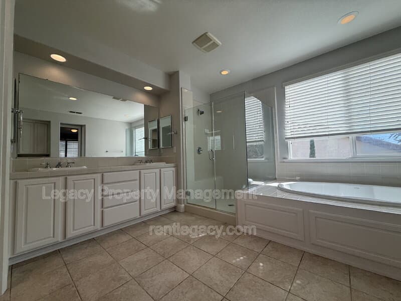 Roseville House: 8843 Latigo Court
