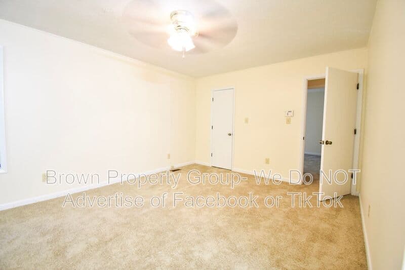 Fayetteville House: 5924 Dalton Rd