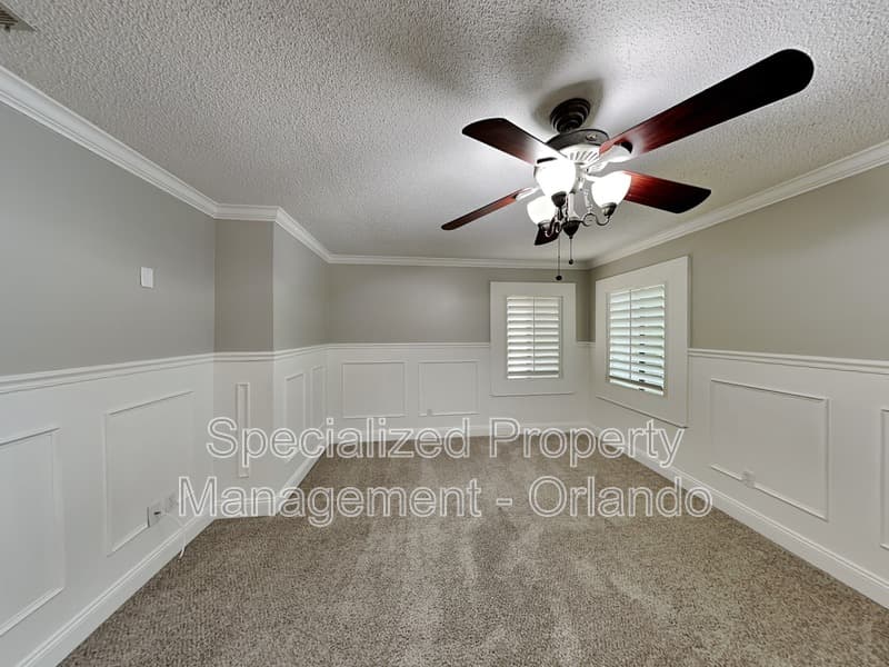 Longwood House: 220 S Fox Chase Pt