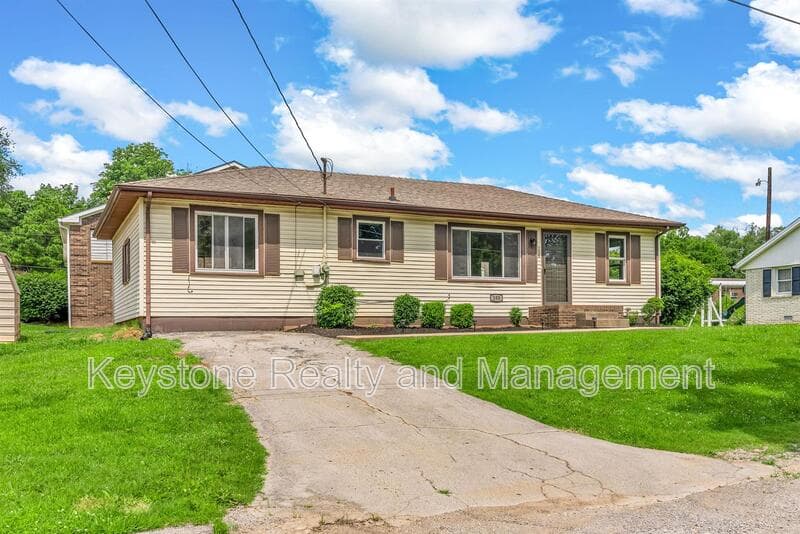 Hopkinsville House: 103 Cayce Avenue