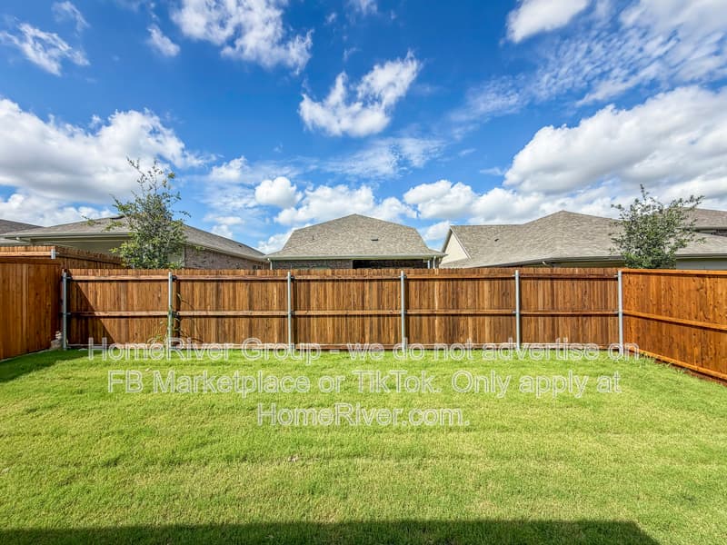Mckinney House: 806 Knox River Dr