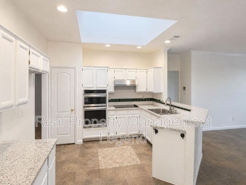 Frisco House: 9518 Prestmont Place