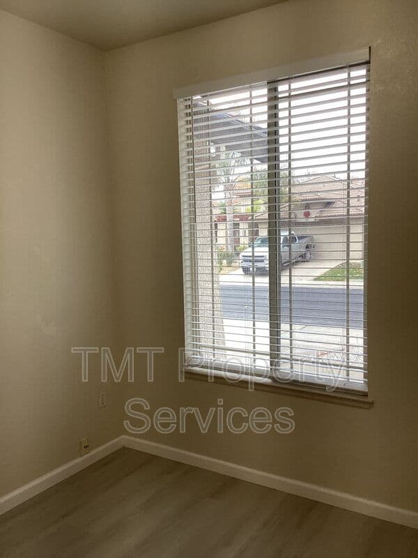 Elk Grove House: 10012 Mosaic Way
