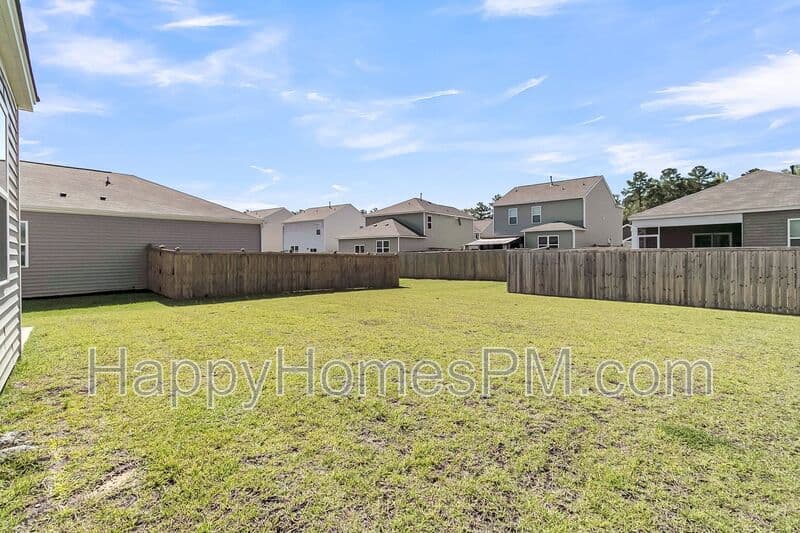 Summerville House: 509 Red Twig Rd