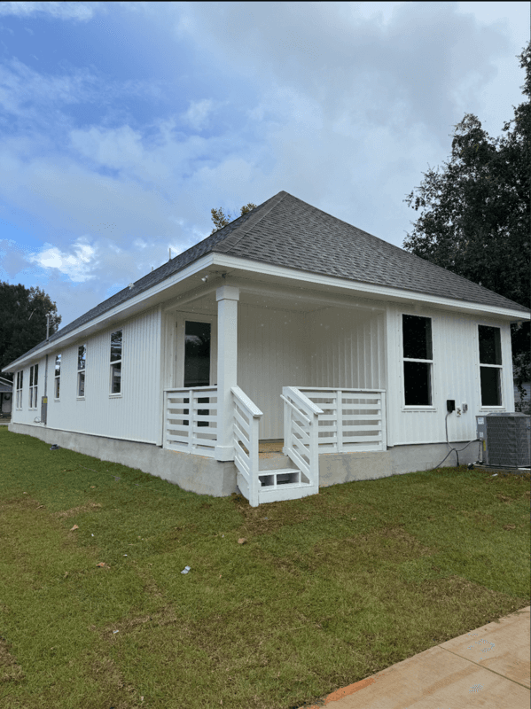 Pensacola House: 1723 N Davis Hwy