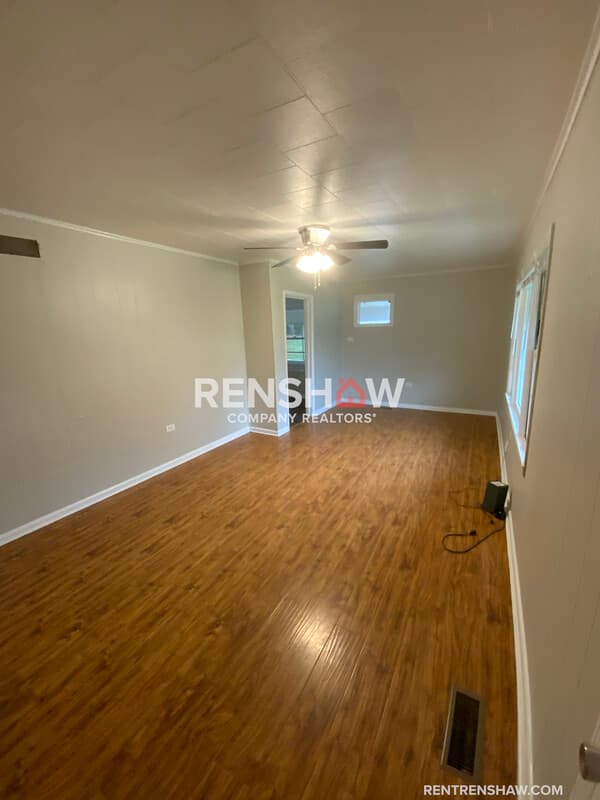 Rutherford House: 510 W Mill St