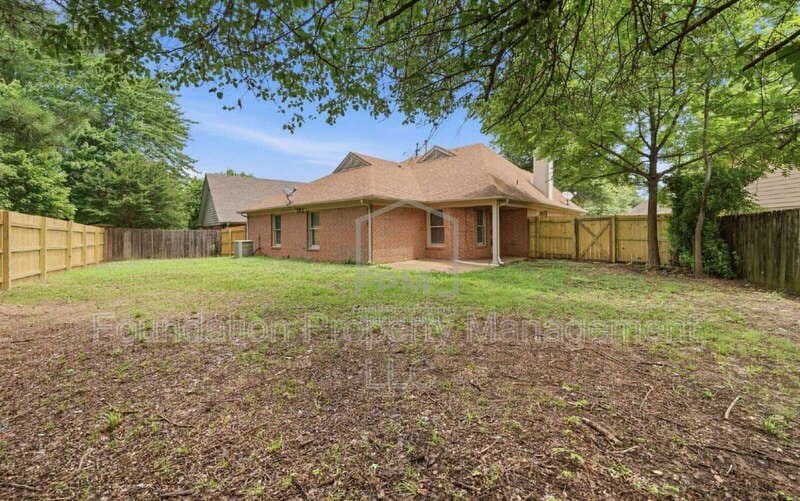 Cordova House: 1491 Appling Wood Cove South